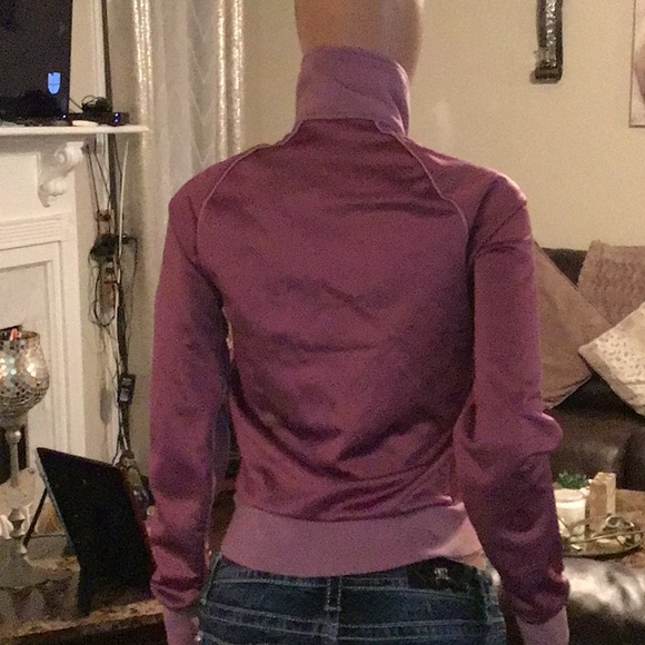 Nike - Picture 3 of 4